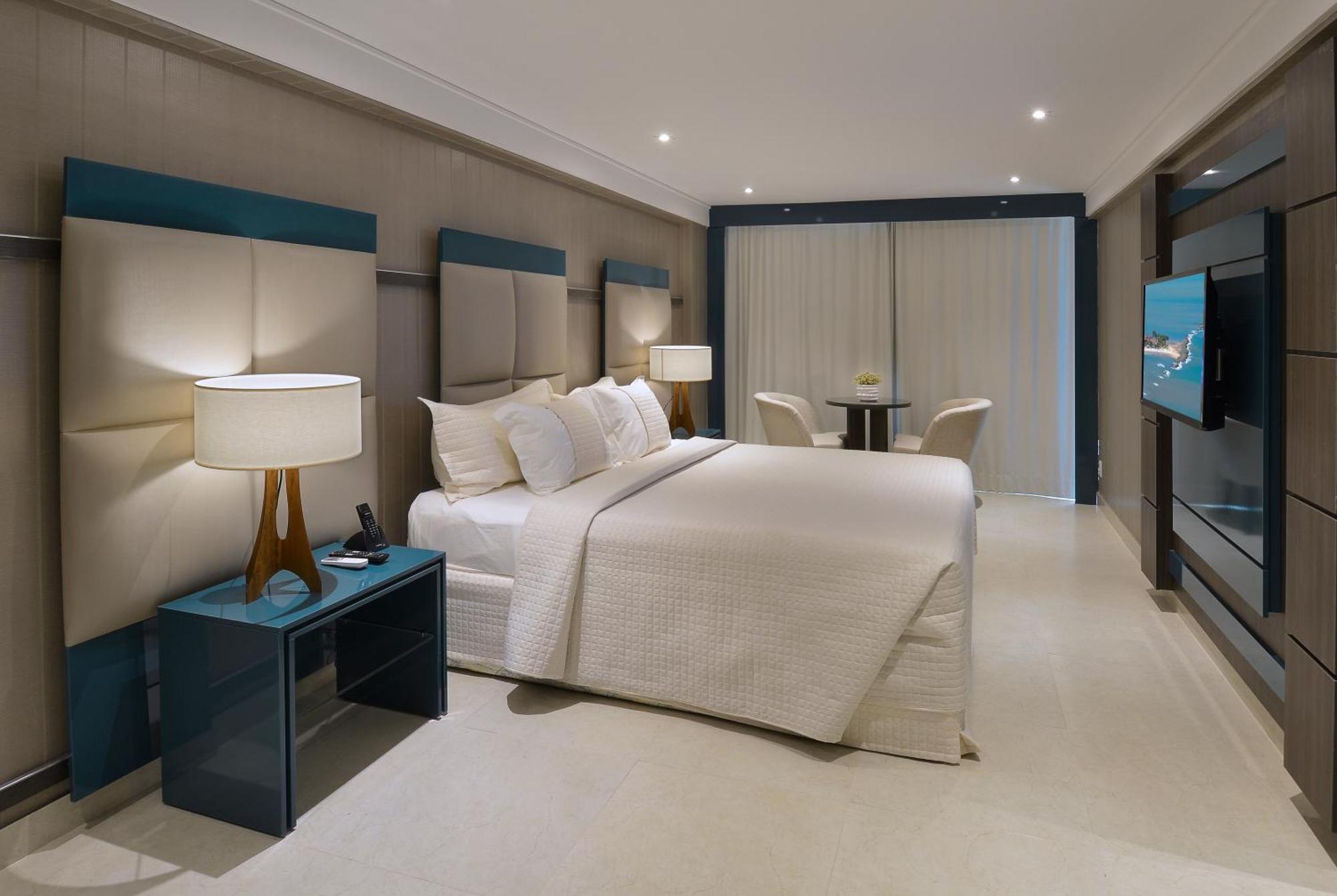 Deluxe Suite with Sea View,1625540922:JPEG